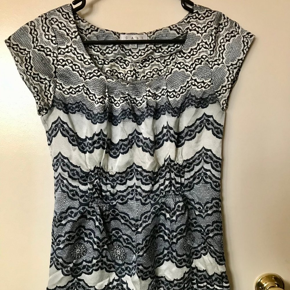 CAbi Abstract Print Blouse – Navy, Gray & White – Size XS (Fits S), like new